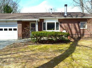 3 Lacosta Dr #C, Clifton Park, NY 12065