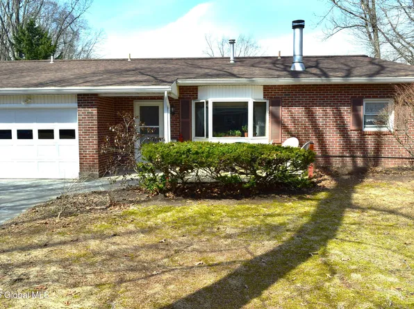 3C Lacosta Drive, Clifton Park, NY 12065