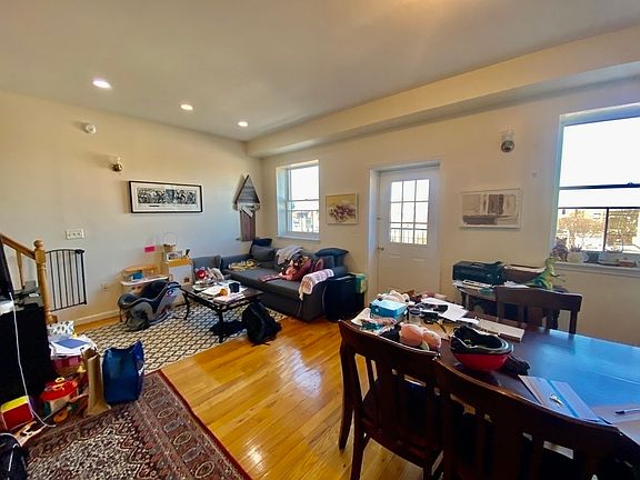 3rd image of 257 15th St Penthouse B