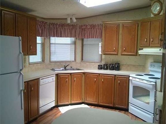 3rd image of 9867 Cypress Lakes Dr
