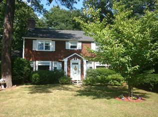 875 W Roxbury Pkwy, Brookline, MA 02467