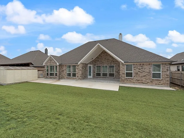 1424 Silent Springs Dr — Photo 32