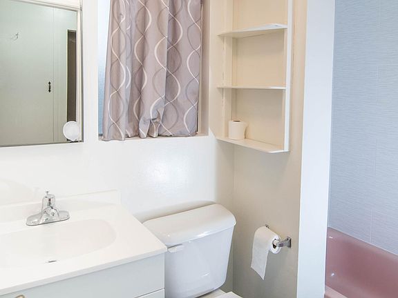 4th image of 801 W Glentana St APT 4
