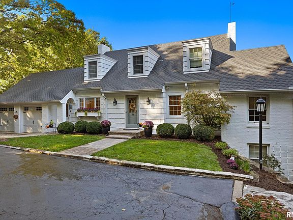 2nd image of 4704 N Grandview Dr