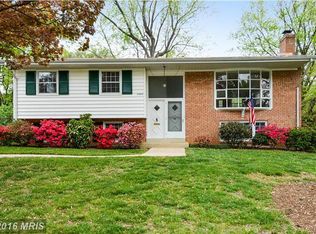 10304 Wood Rd, Fairfax, VA 22030