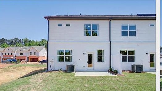 3rd image of 4652A Cypress Park Dr