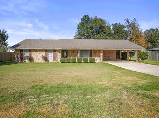303 Horseshoe Rd, Schriever, LA 70395