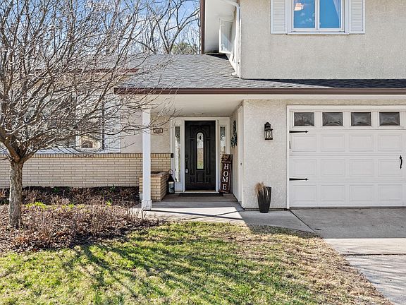 3rd image of 440 Betty Ln