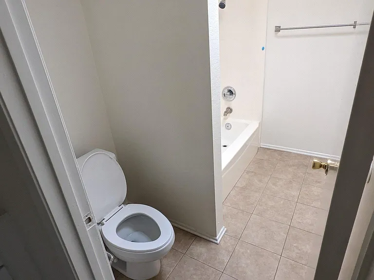 16961 Green Ln #5 — Photo 7