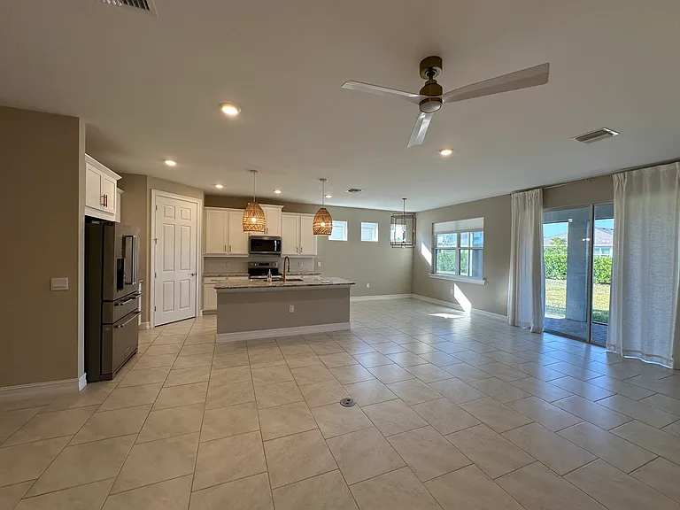 440 Coral Reef Pl — Photo 6