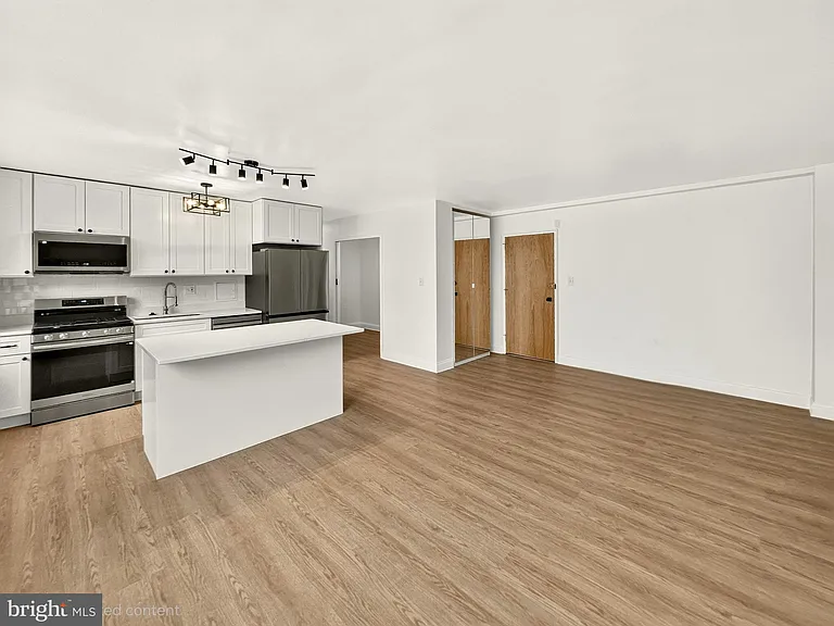 4100 W St NW #511 — Photo 13