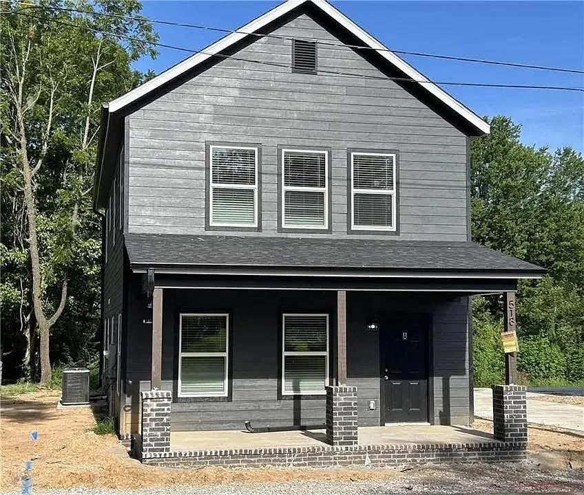 New 2BR Duplex in Springdale, near downtown and medical center — Photo 1