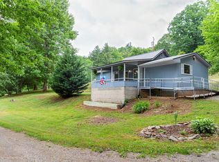 150 Luftee Lake Rd, Whittier, NC 28789
