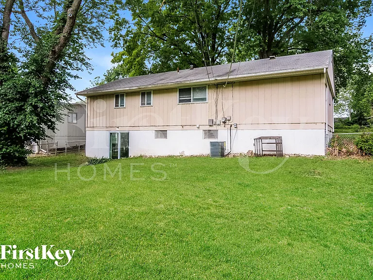 9309 Farley Ave — Photo 15