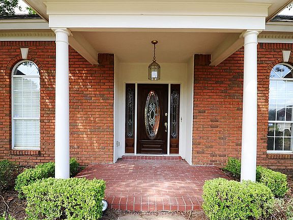 2nd image of 1813 Brookstone Dr