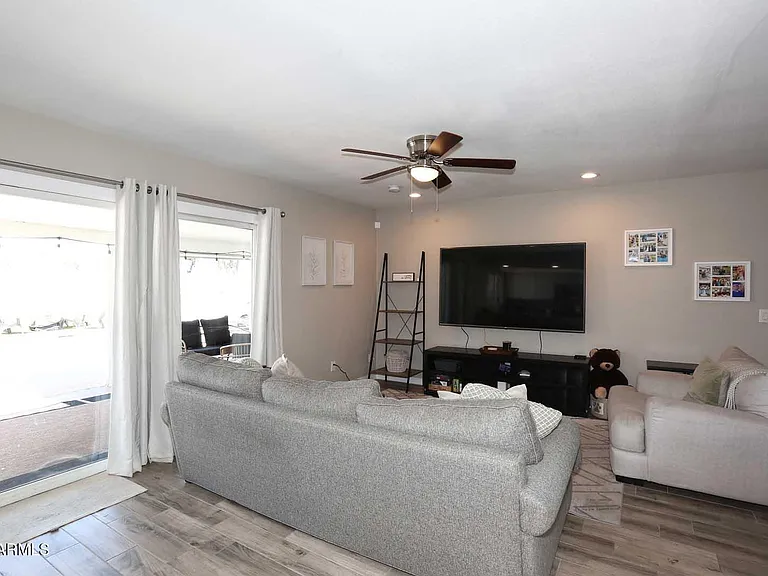 2634 S Cottonwood Dr — Photo 8