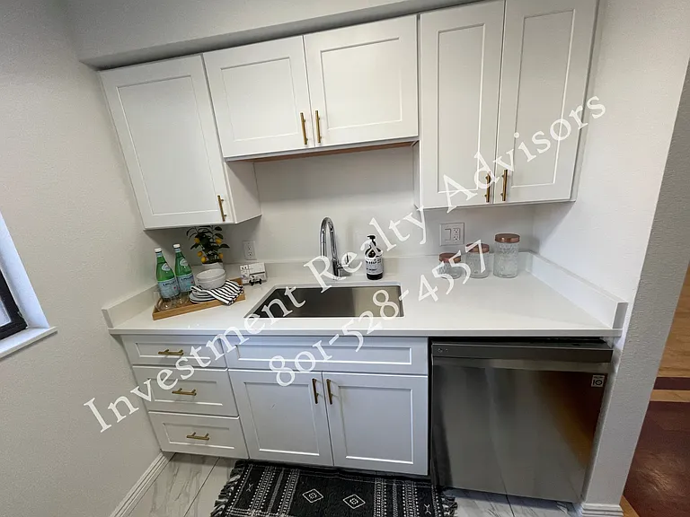 425 S 900 E - Salt Lake City, UT — Photo 22