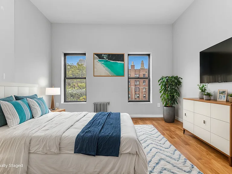 566 Baltic St #1R — Photo 1