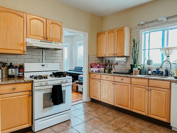 5th image of 170 Fellsway W Floor 3