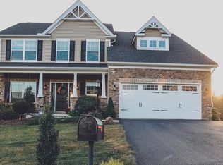 407 Valley View Ct, Washington, PA 15301
