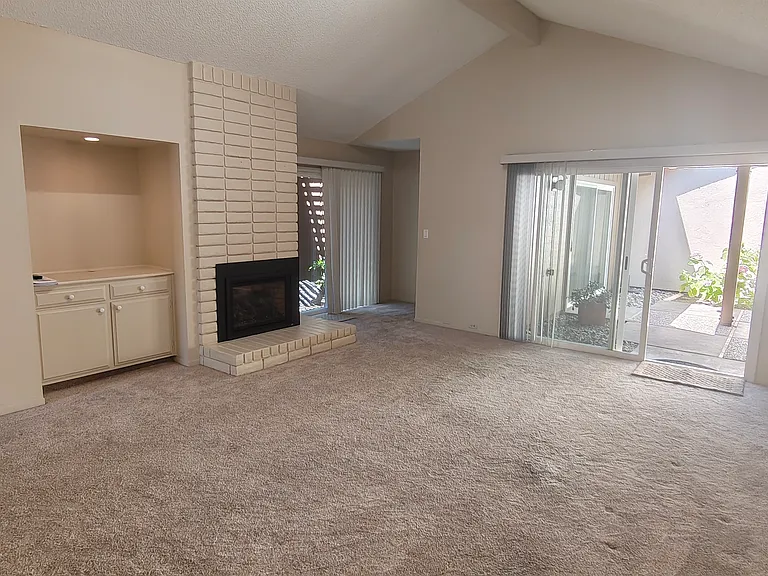 613 Edgebrook Ct — Photo 8