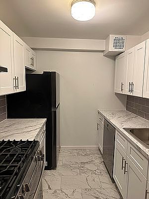 2nd image of 300 8th Ave APT 2B