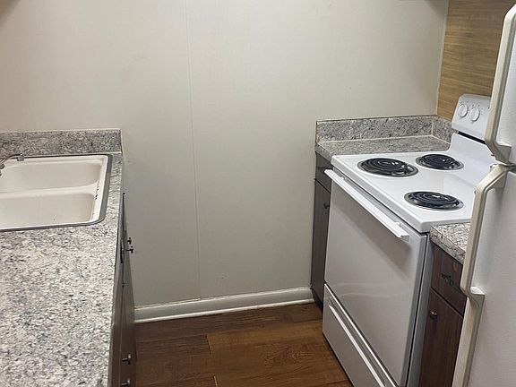 3rd image of 322 S Waco St #11