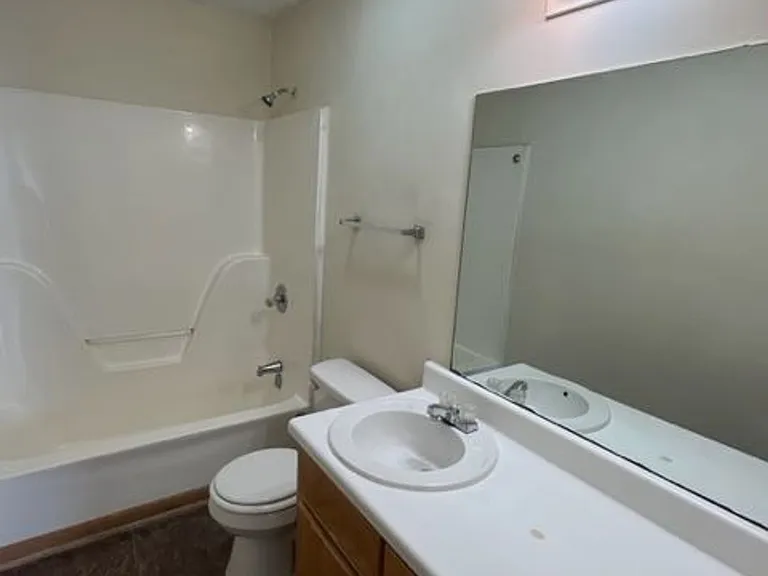 648 Mitchell St — Photo 5