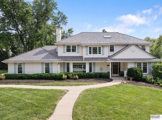 9941 Broadmoor Rd, Omaha, NE 68114