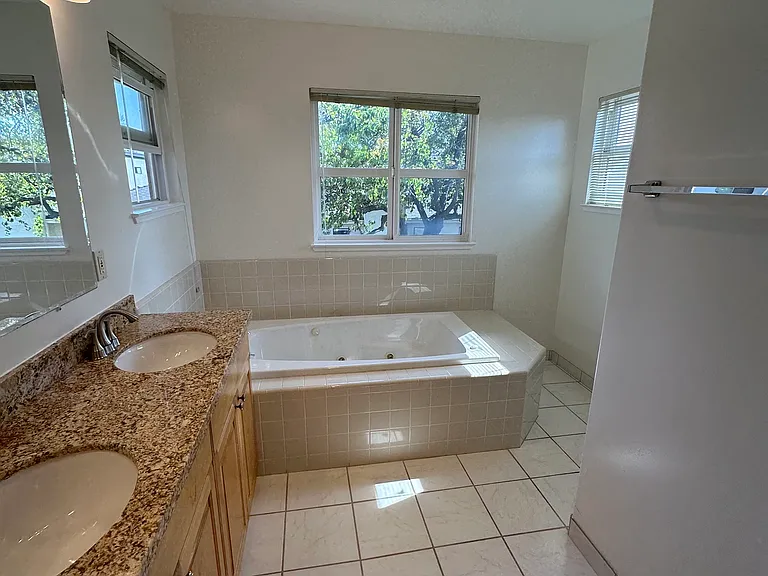 472 Bryan Ave — Photo 37