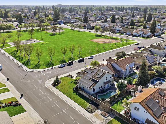 2nd image of 1181 Azalea St