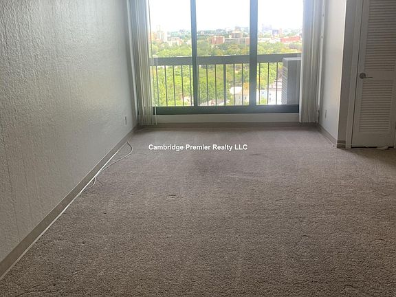 3rd image of 812 Memorial Dr APT 1306
