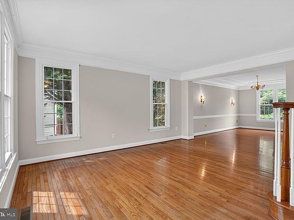 4th image of 2808 Gibson Oaks Dr