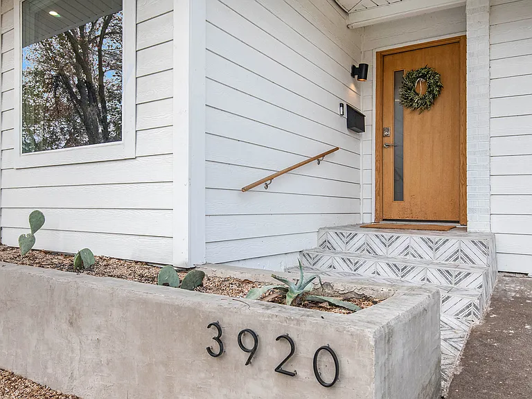 Kenley St — Photo 13