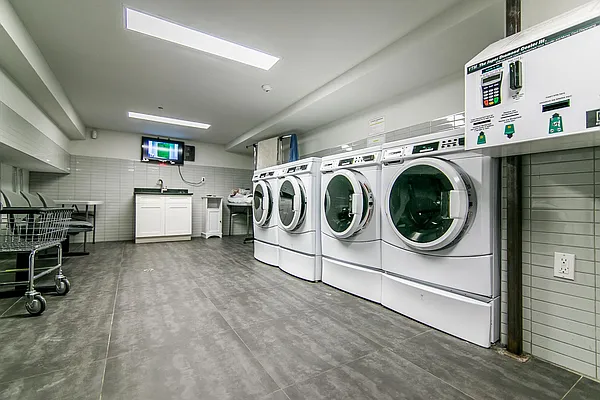 Rented by Nooklyn NYC LLC | media 71