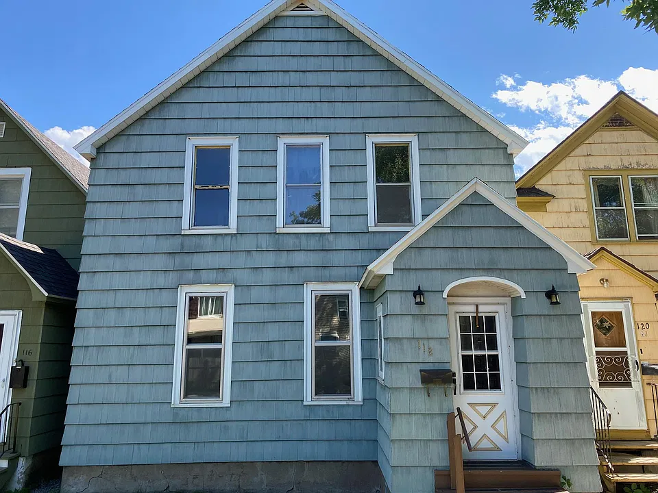 118 1st St S