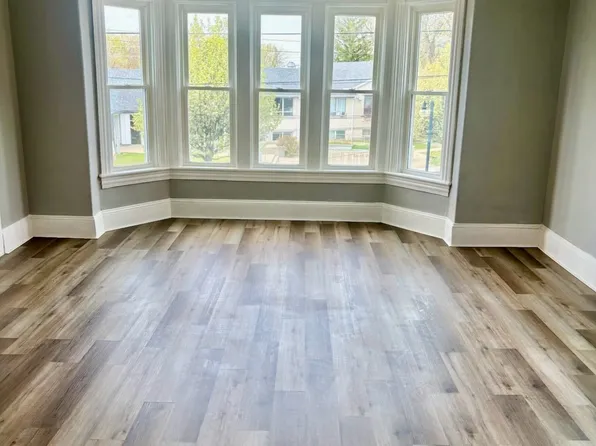 21 Hamlet Ave #2F, Woonsocket, RI 02895