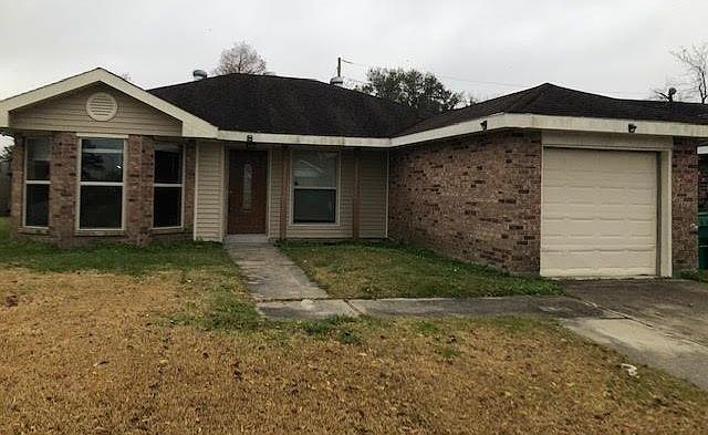 1st image of 1809 Fairway Dr
