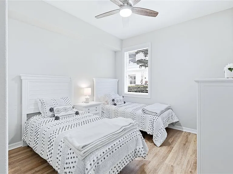 424 Winding Brook Ln #104 — Photo 28