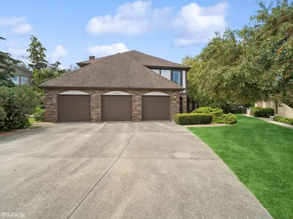 1900 Franklin Dr, Glenview, IL 60026