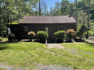 111 Bear Rock Rd, Lake Ariel, PA 18436