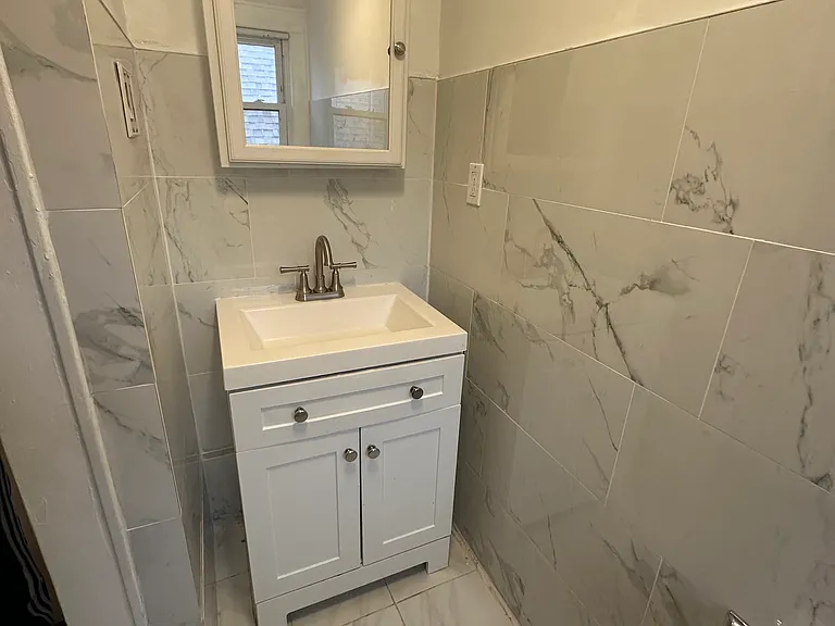 138 N 15th St #3 — Photo 5