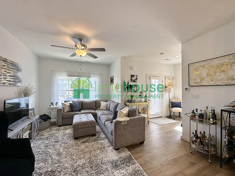 4329 Pinter Ln — Photo 3
