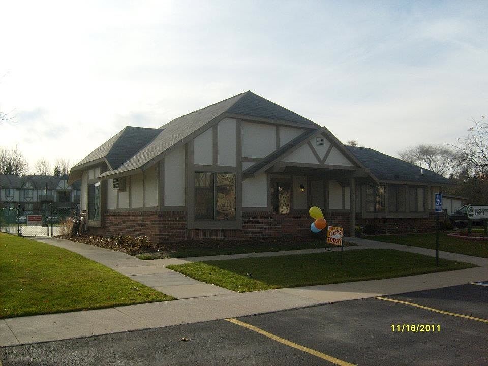 1st image of 837 N Schuermann Rd