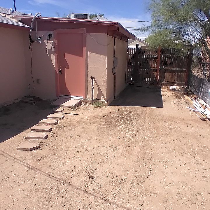 1st image of 238 W 33rd St