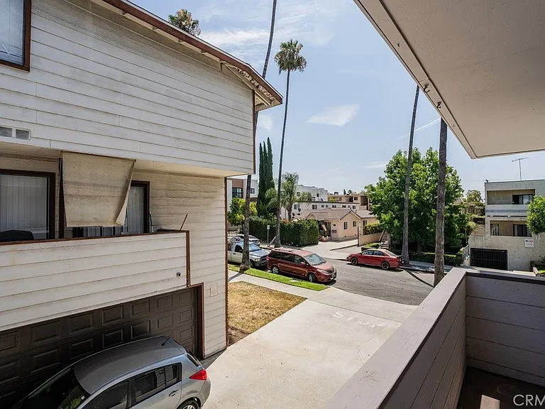 1129 Linden Ave #1 — Photo 15