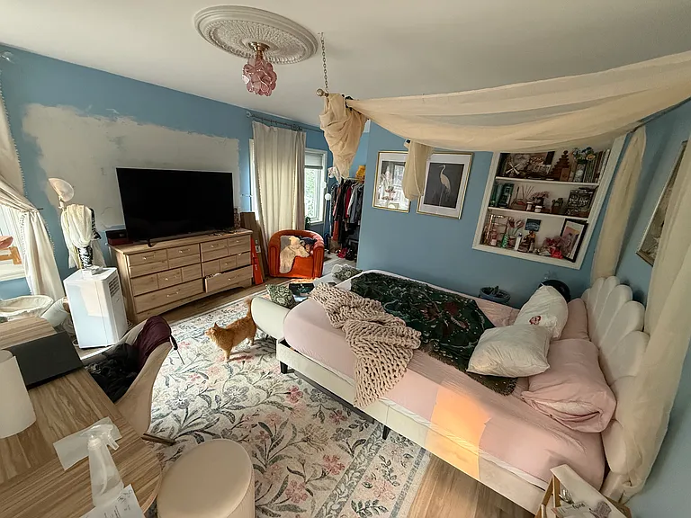 large front bedroom