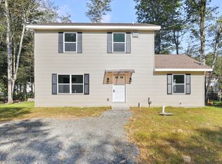 8475 Bumble Bee Way, Tobyhanna, PA 18466