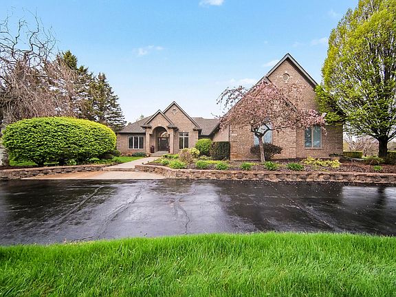 3rd image of 1835 Brookview Dr