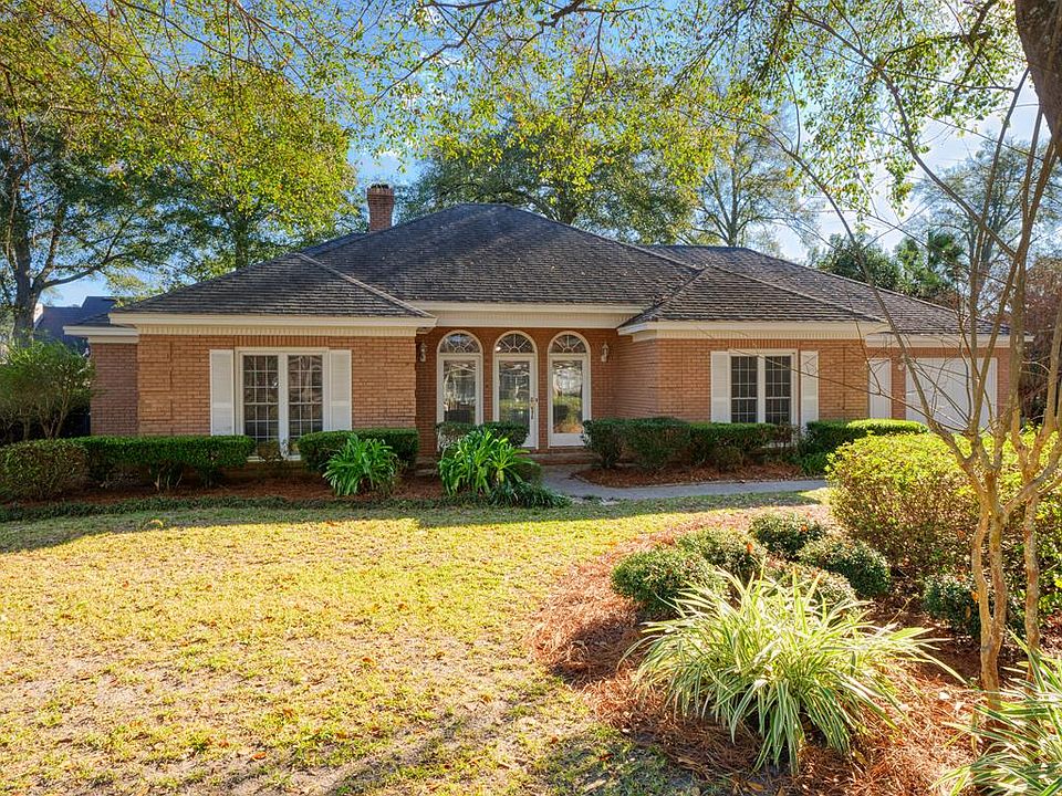 1st image of 3712 Cambridge Dr